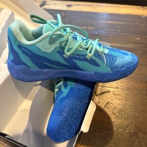 La Melo size 4.5 Puma Kids Teal and Blue Sneakers